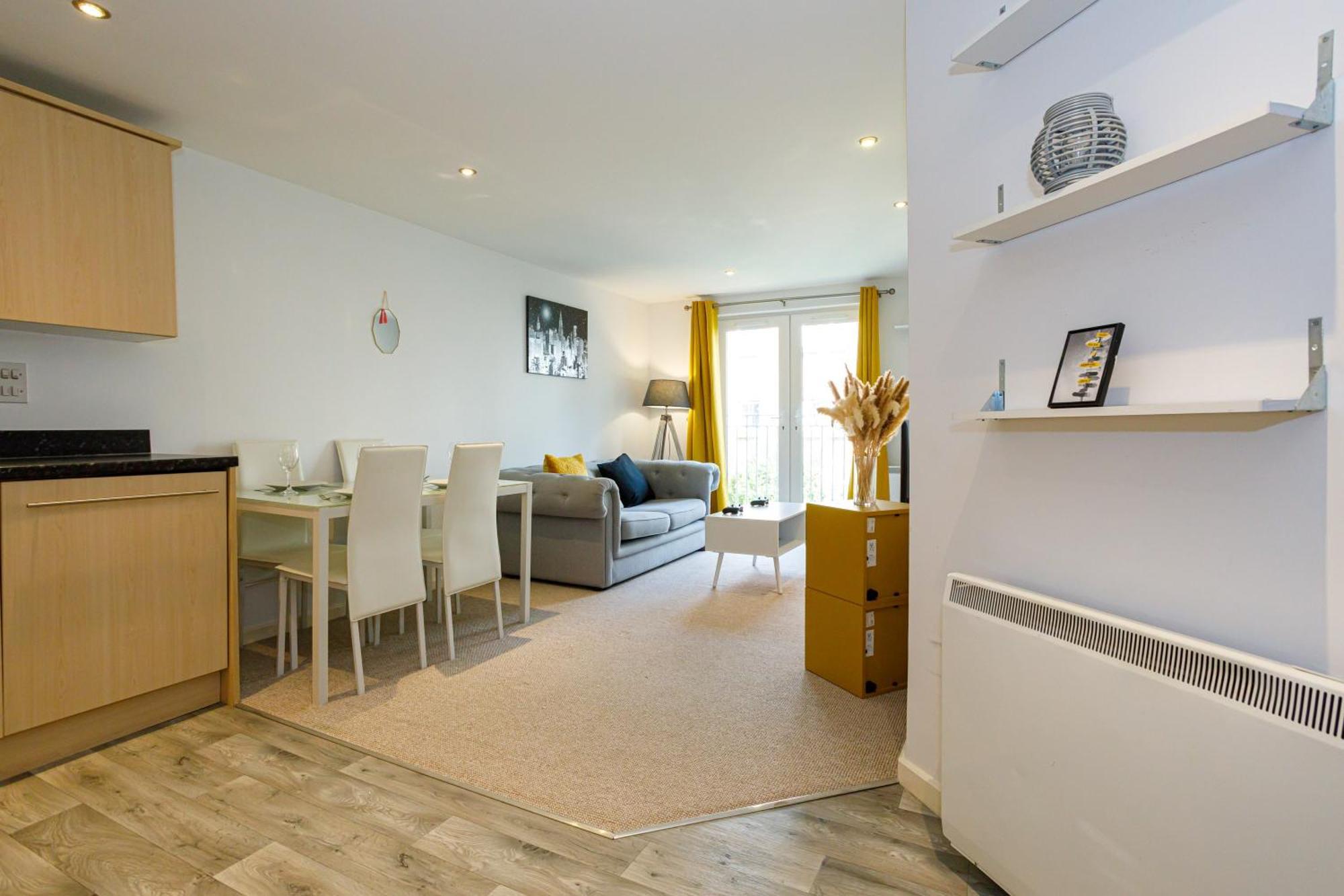 Lovely 2 Bed 2 Bathroom *