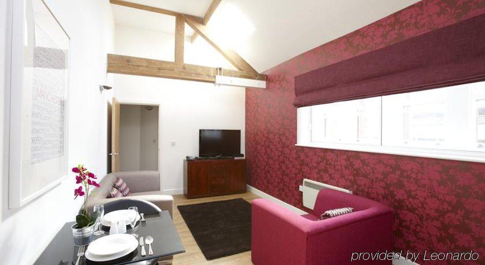 High Street Townhouse Aparthotel 4*