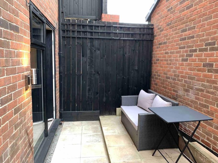 Appartement Private Entrance 1 Bed Salford - Perfect Location For Concerts, Rhs Gardens, Centre And Salford Quays *