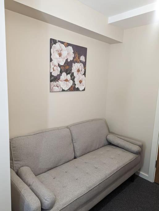 A Superb 2 Bed, 2 Bathroom In Centre Free Parking