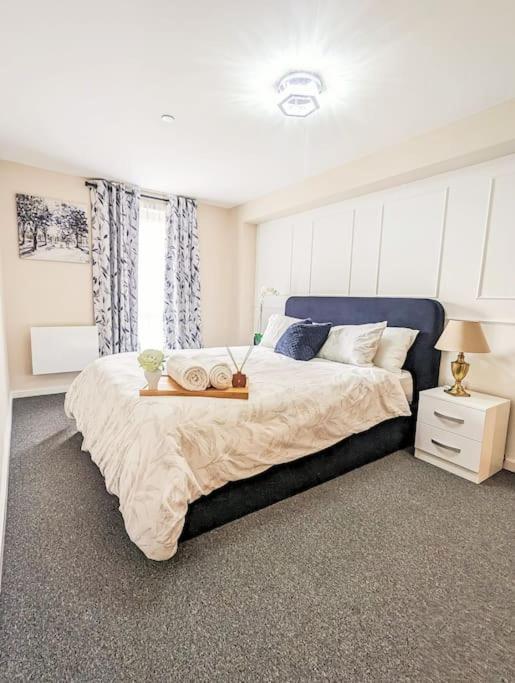 A Superb 2 Bed, 2 Bathroom In Centre Free Parking * Manchester