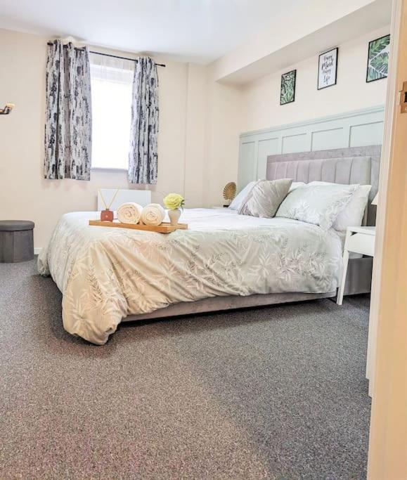 Apartment A Superb 2 Bed, 2 Bathroom In Centre Free Parking *