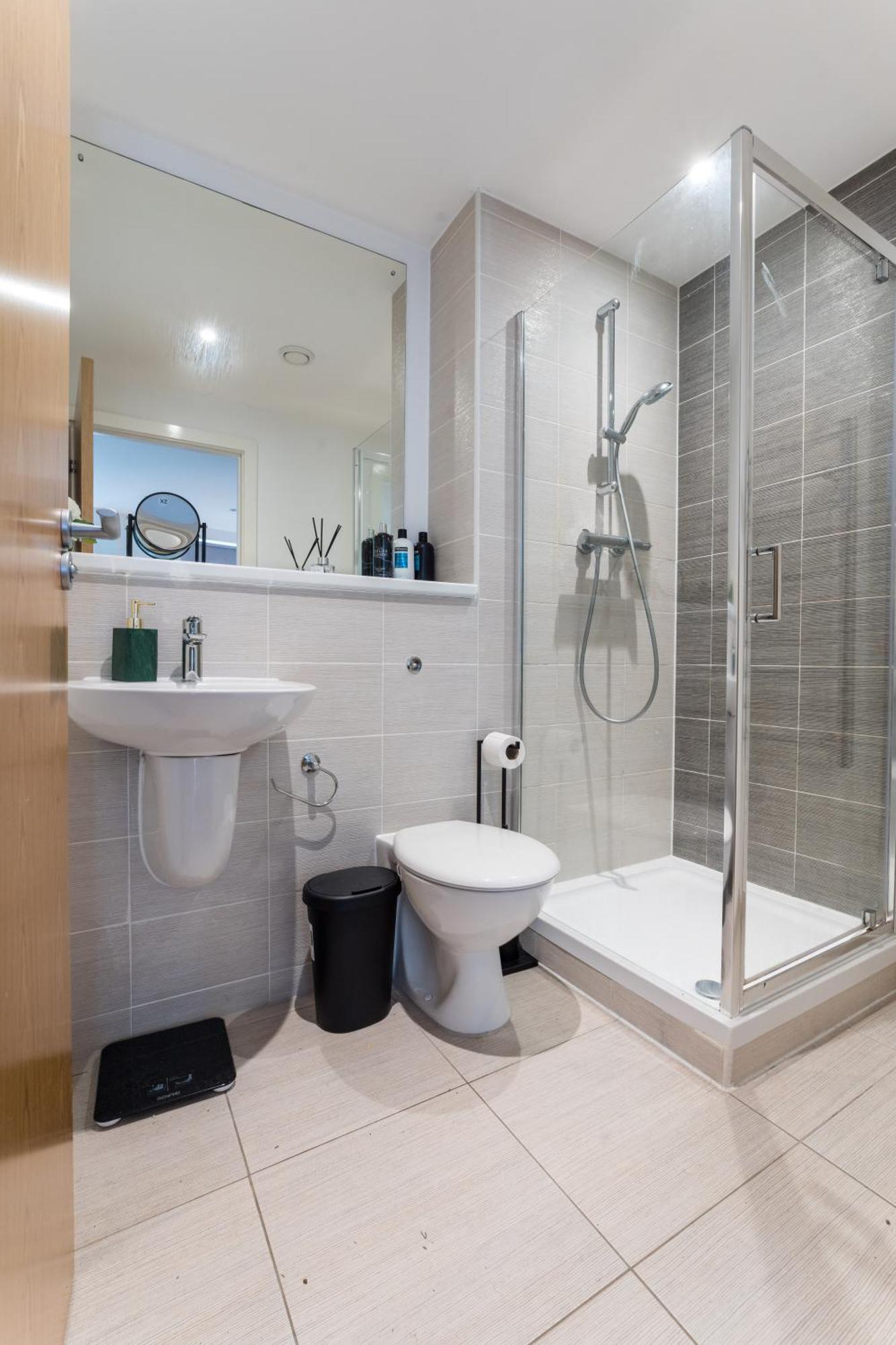 Drillzstays - Ethiad Free Parking Apartment *