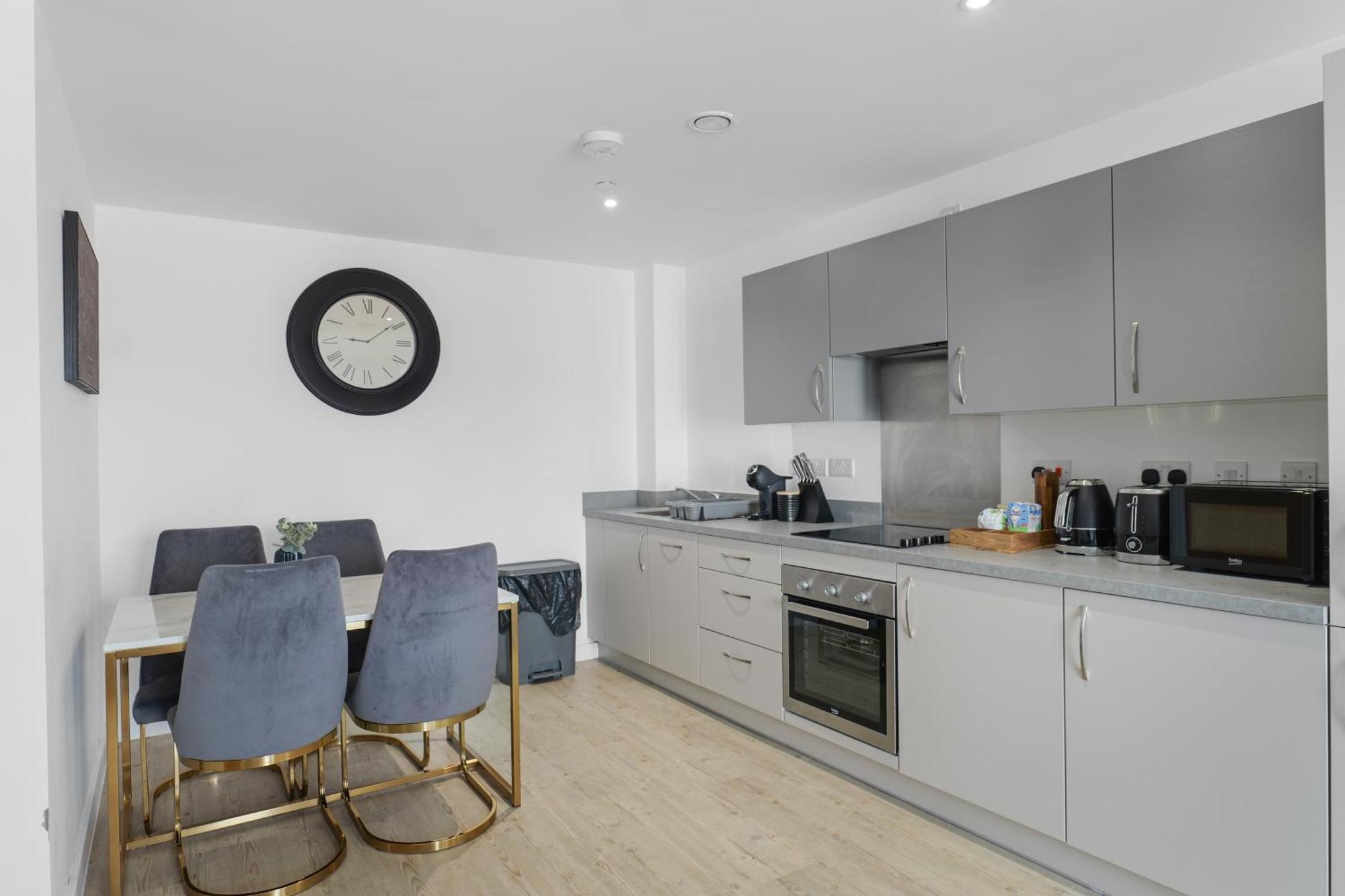 High Rise 2 Bedroom & 2 Bath With Parking, Balcony & Amazing View *