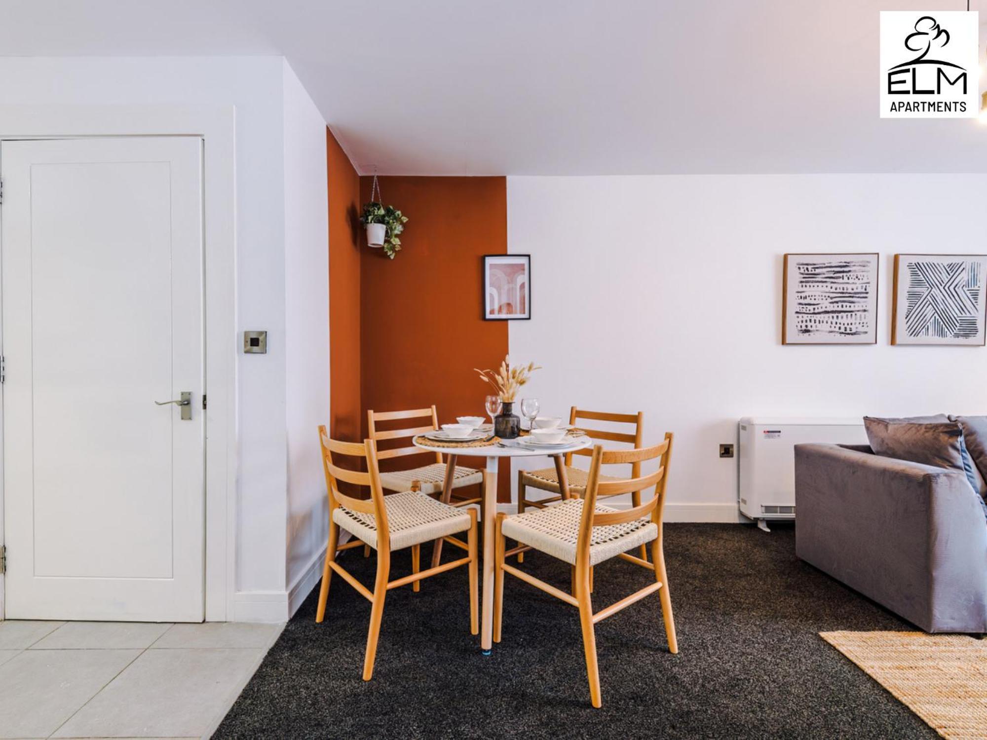 Elm , Collection Of Available Near Media , Free Parking Apartment