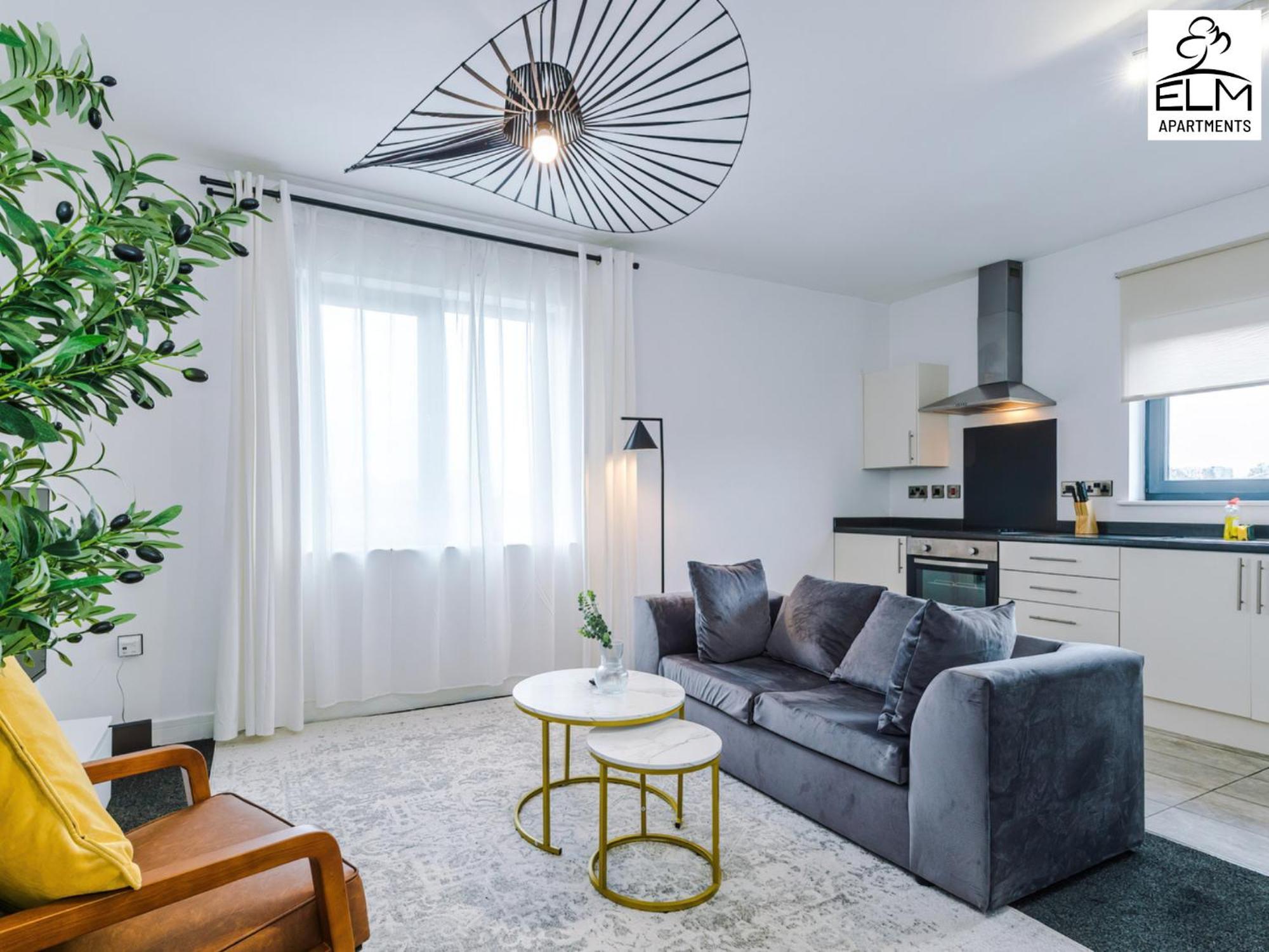 Elm , Collection Of Available Near Media , Free Parking * Manchester