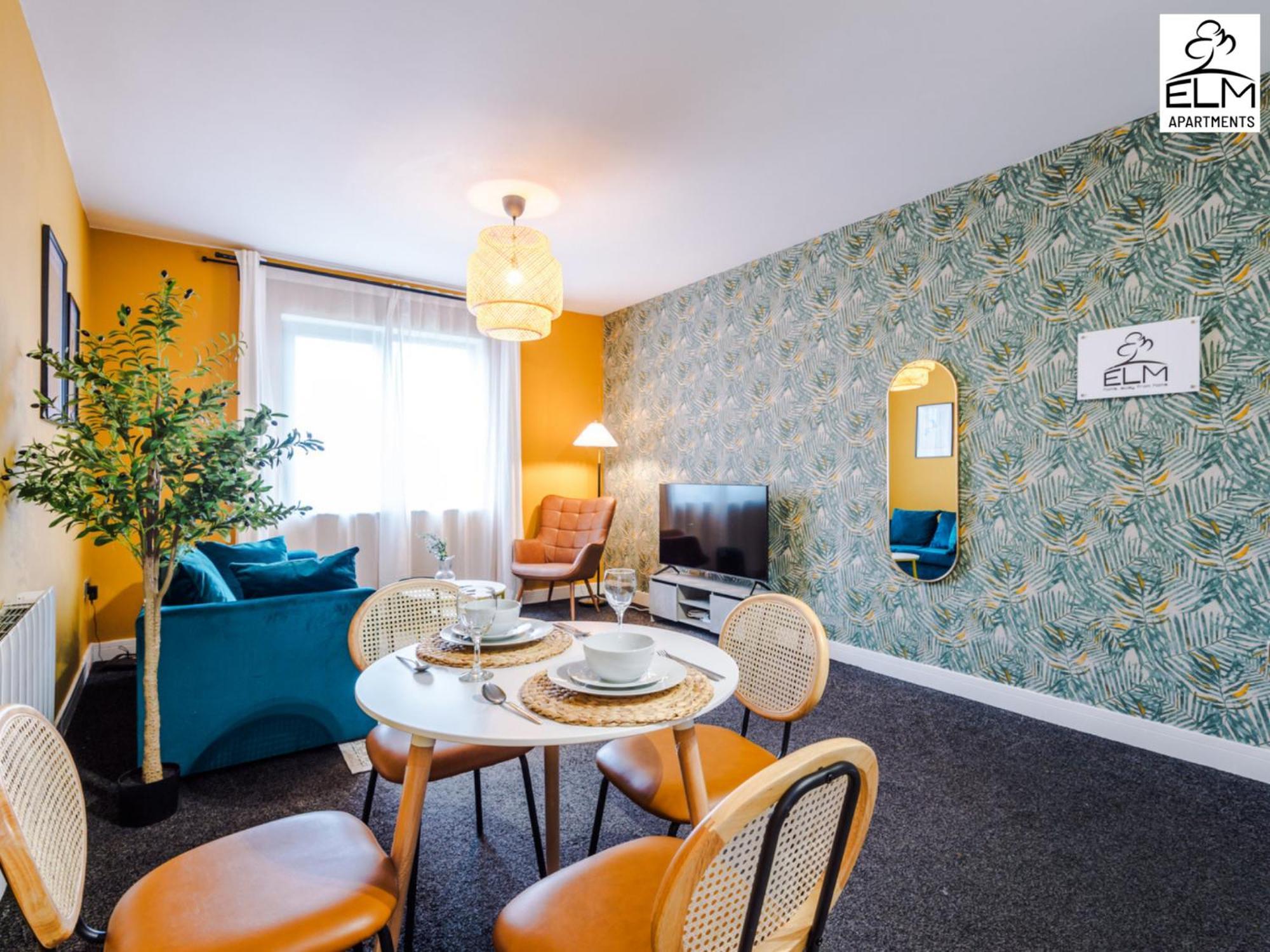 Elm , Collection Of Available Near Media , Free Parking Apartment