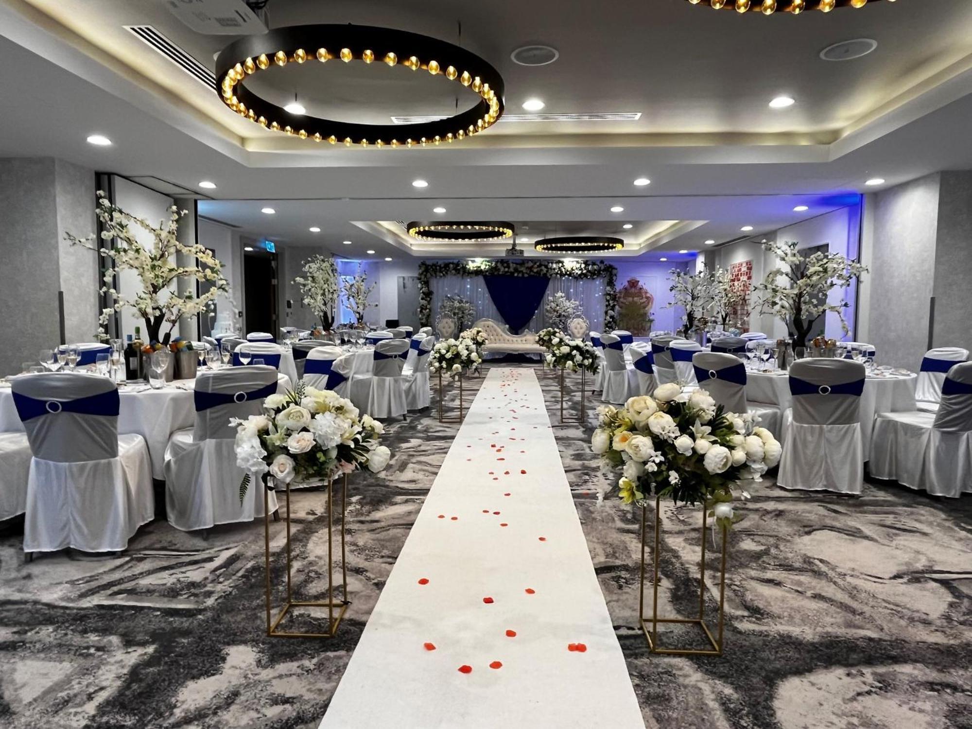 - Centre By Ihg Manchester