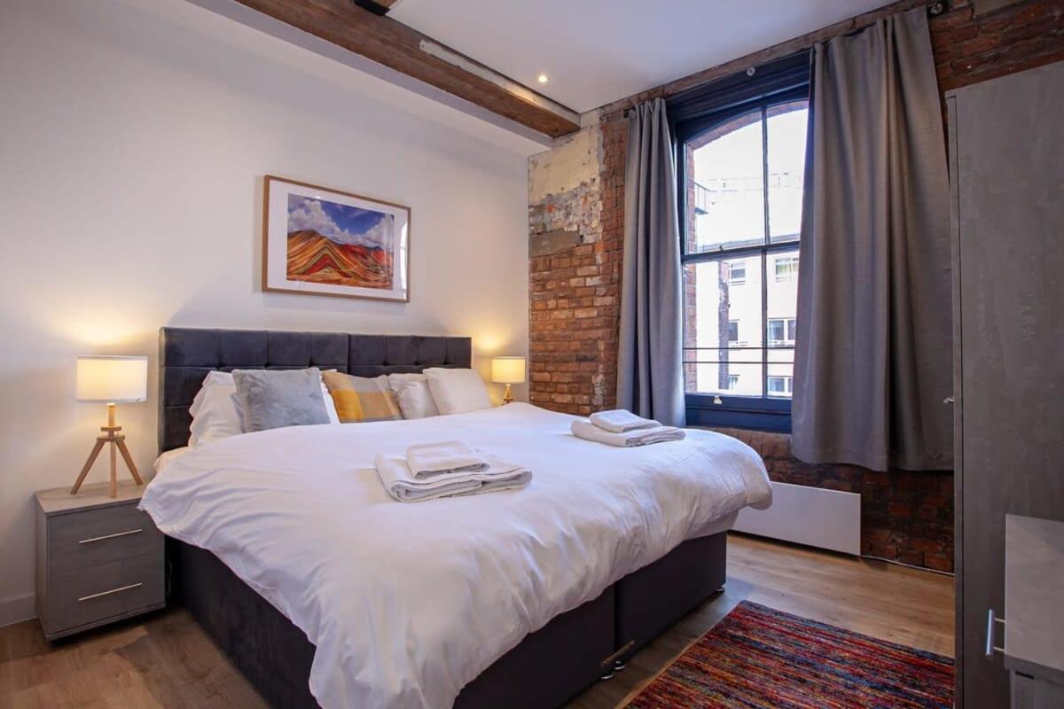 Stunning 1 Bed Flat 5min Walk To Victoria Station *