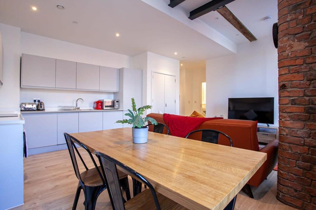 Stunning 1 Bed Flat 5min Walk To Victoria Station Apartment Manchester