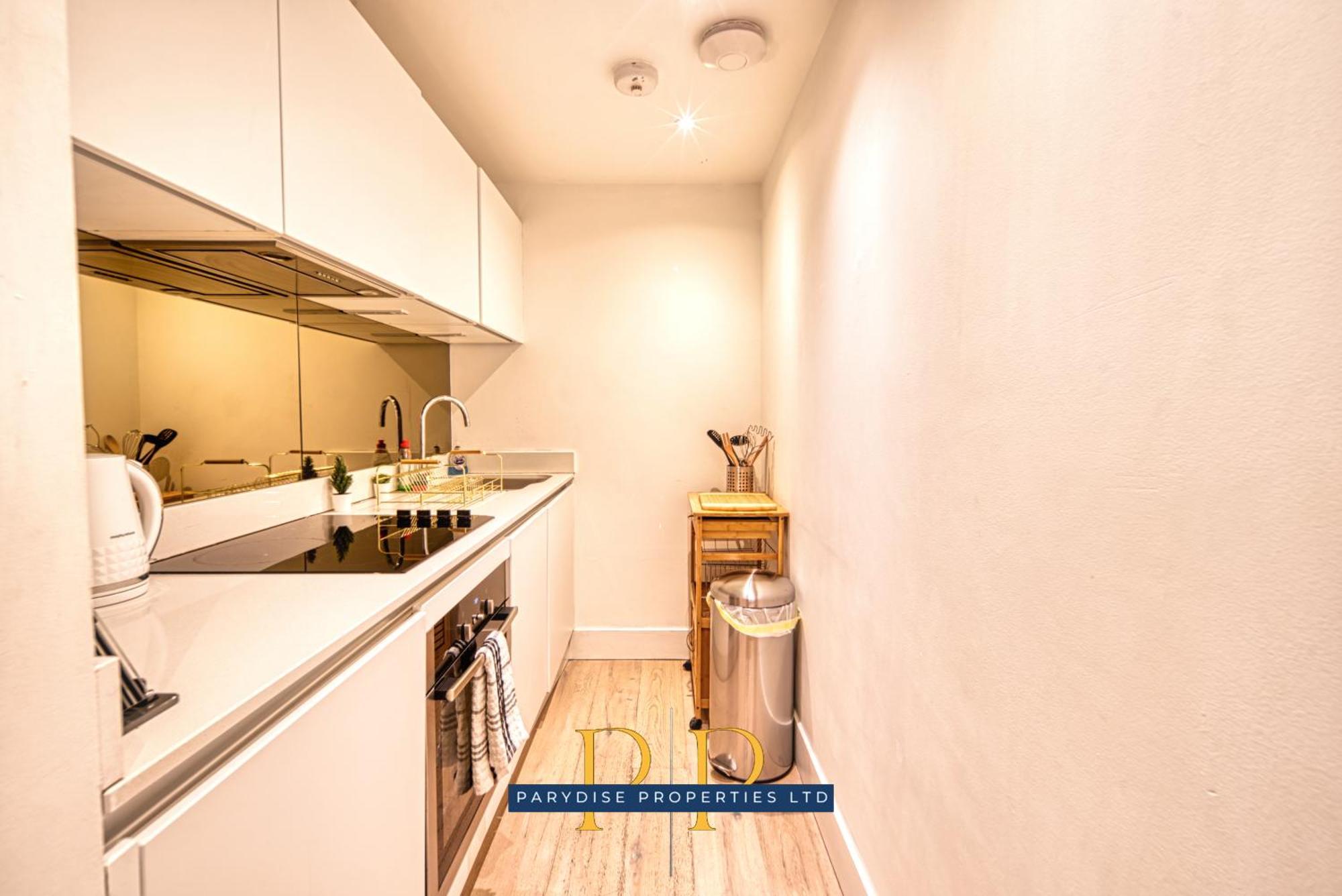 The Cityscape Suite: Deansgate Apartment