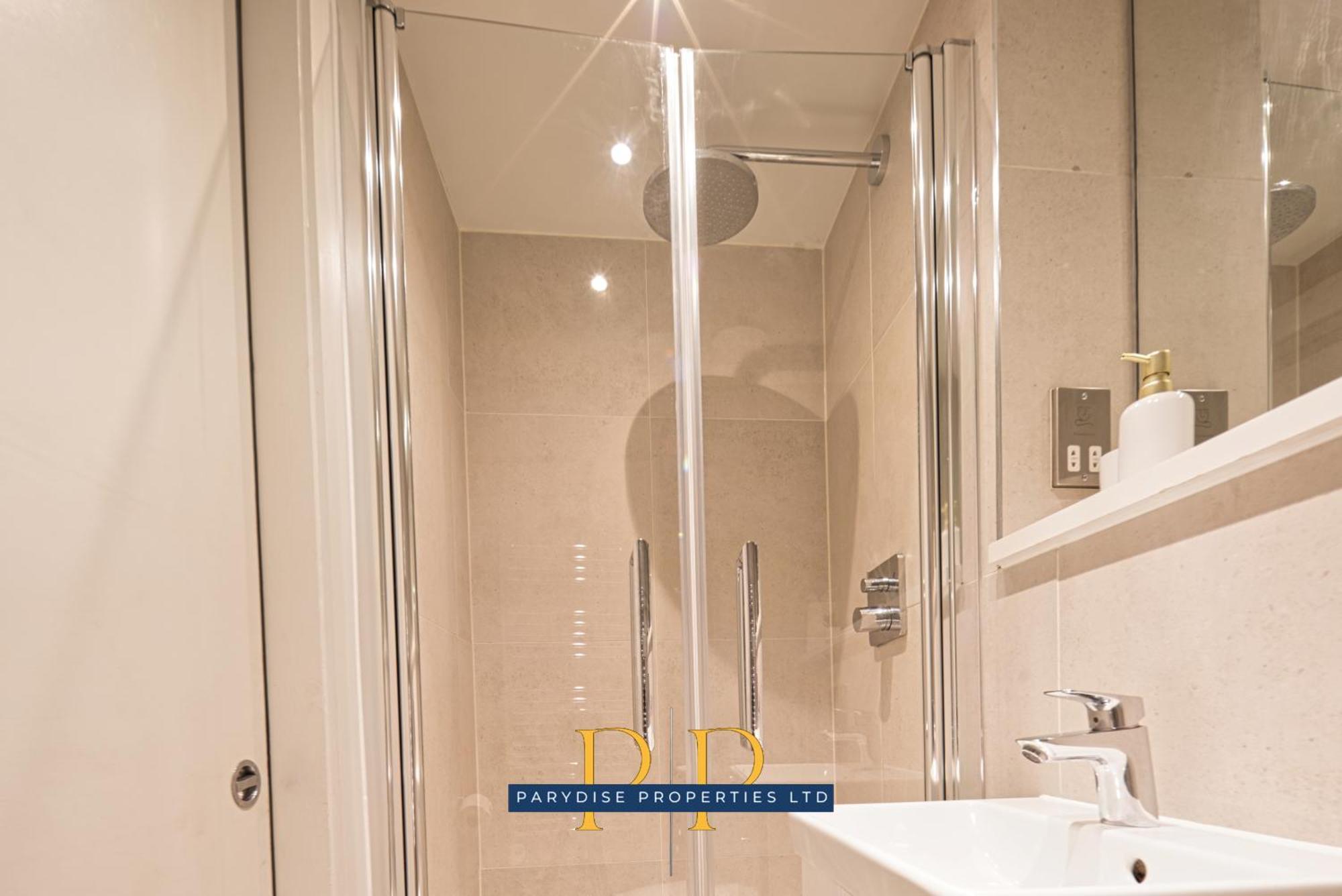 The Cityscape Suite: Deansgate Apartment *