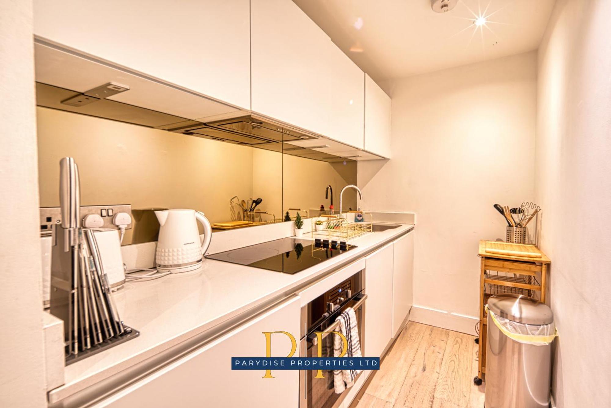 The Cityscape Suite: Deansgate * Manchester