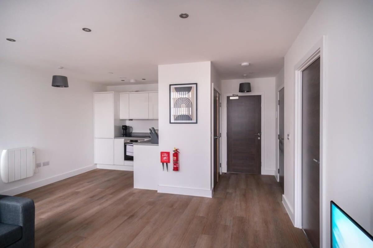 Zeni, Alexandra Rise Chic 1br Flat Apartment