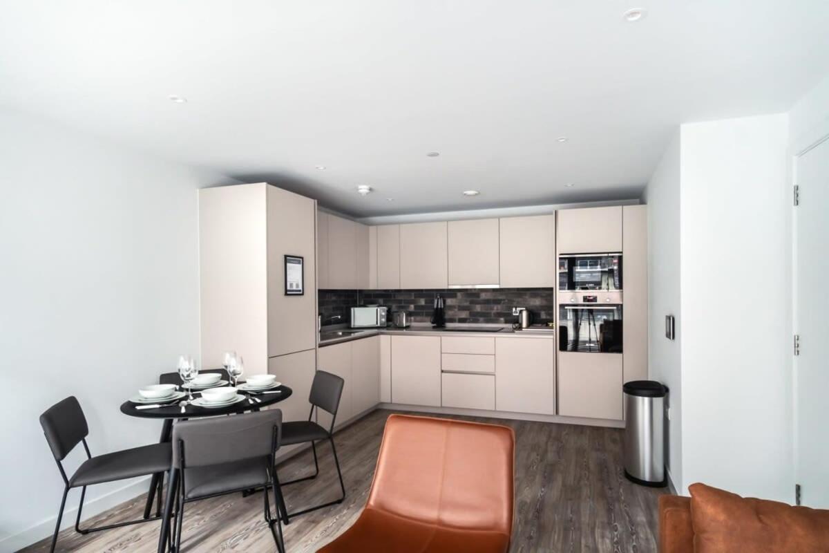 Apartment Spacious 2 Bed In Central *
