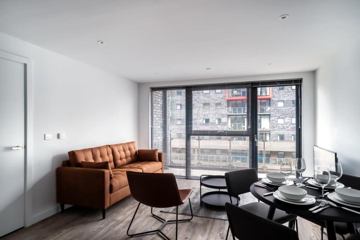Spacious 2 Bed In Central