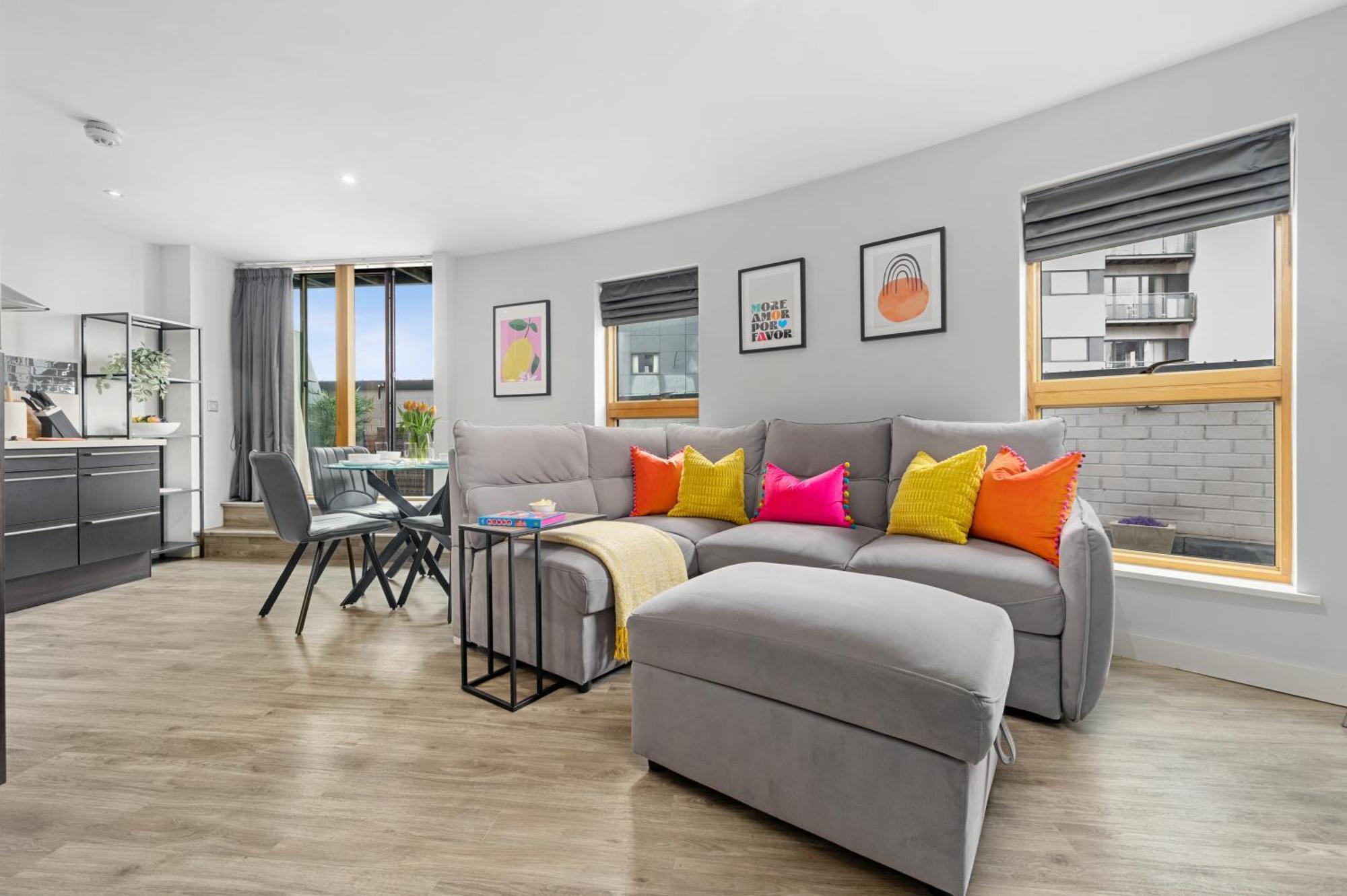 Appartement With Balcony & Secure Parking *
