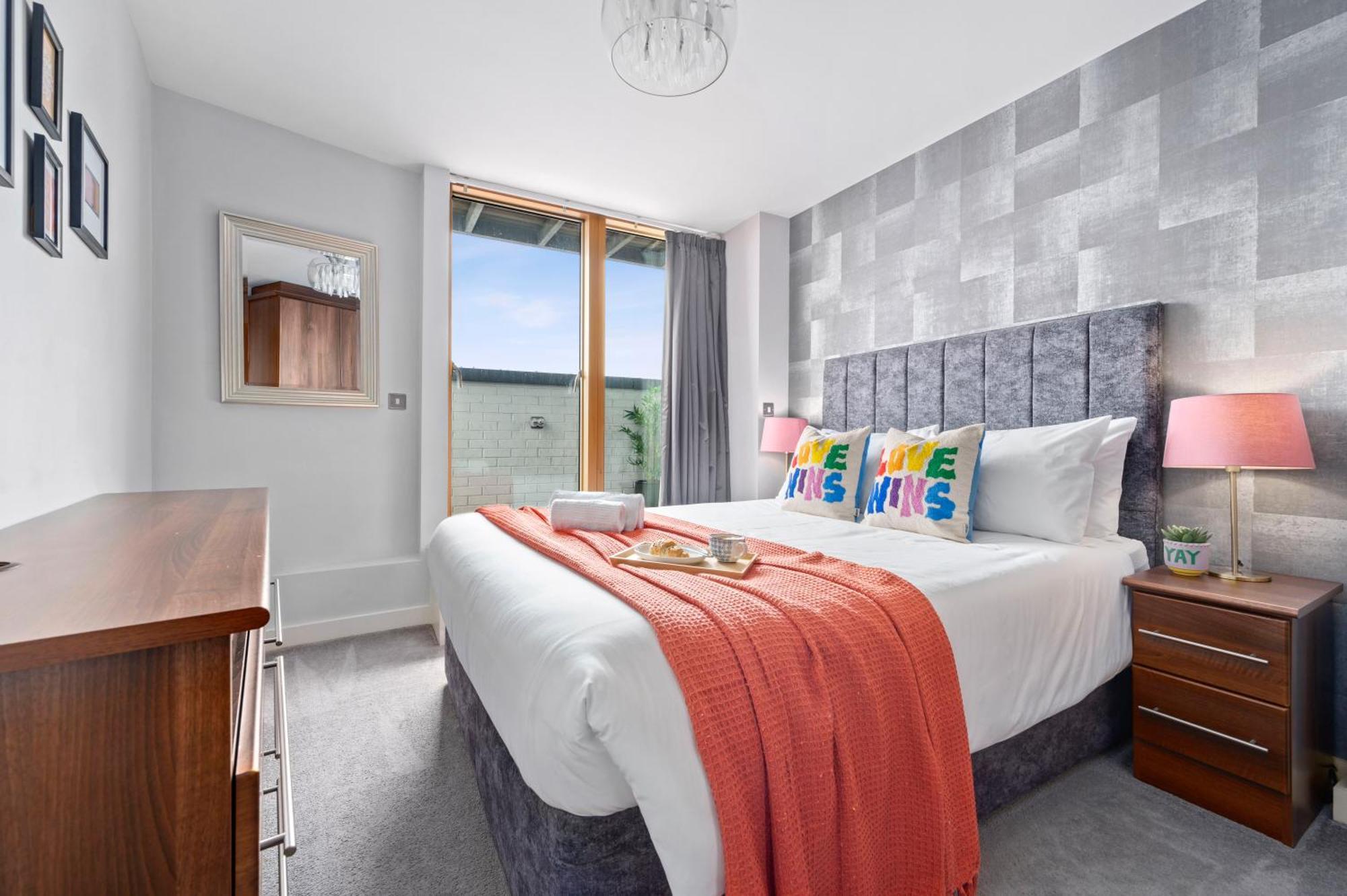With Balcony & Secure Parking * Manchester