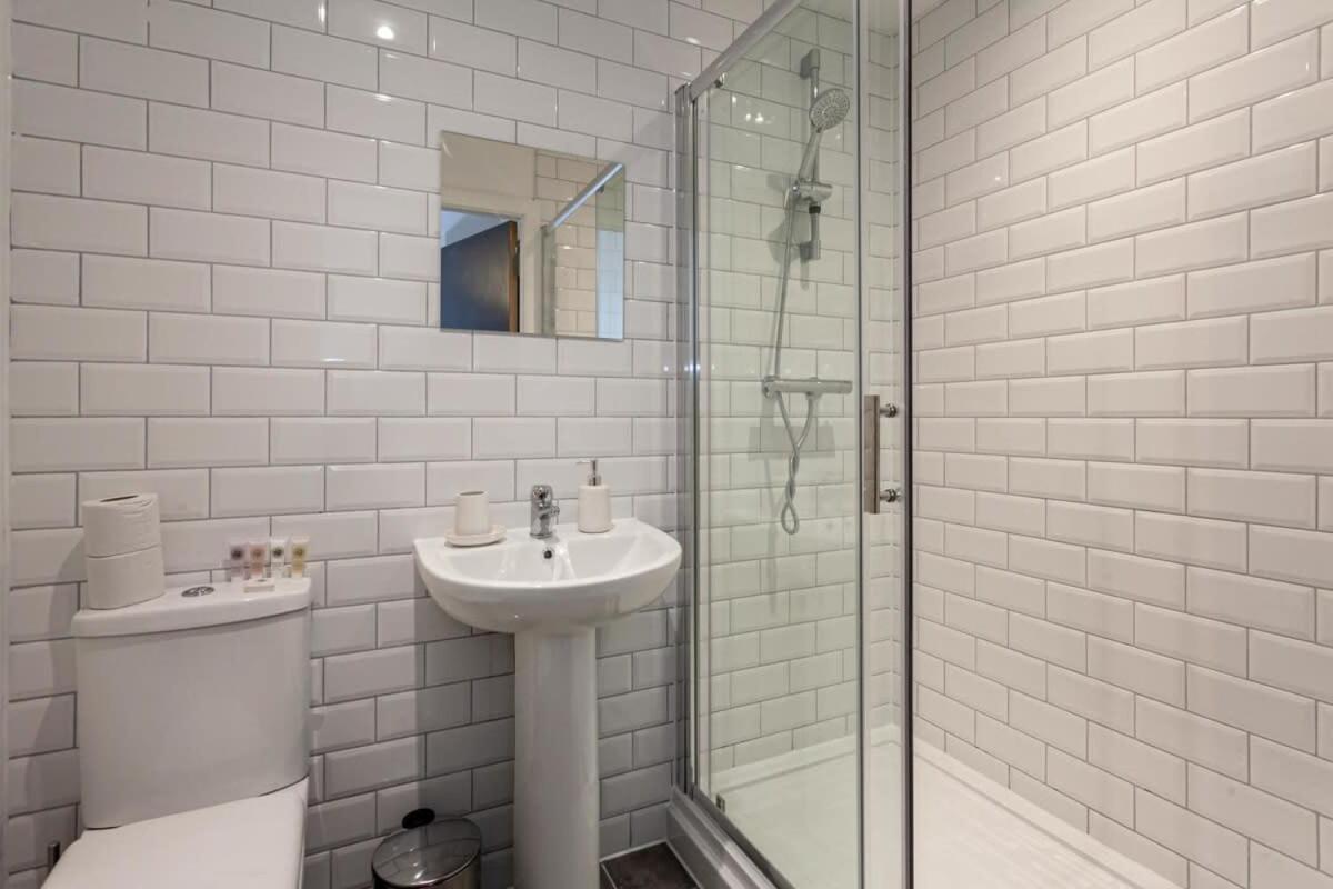 Stunning 2 Bed Flat 5min To Old Trafford Stadium Appartement *