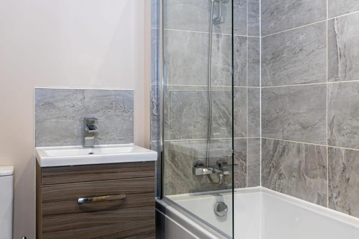 Contemporary 2 Bed Salford Appartement *