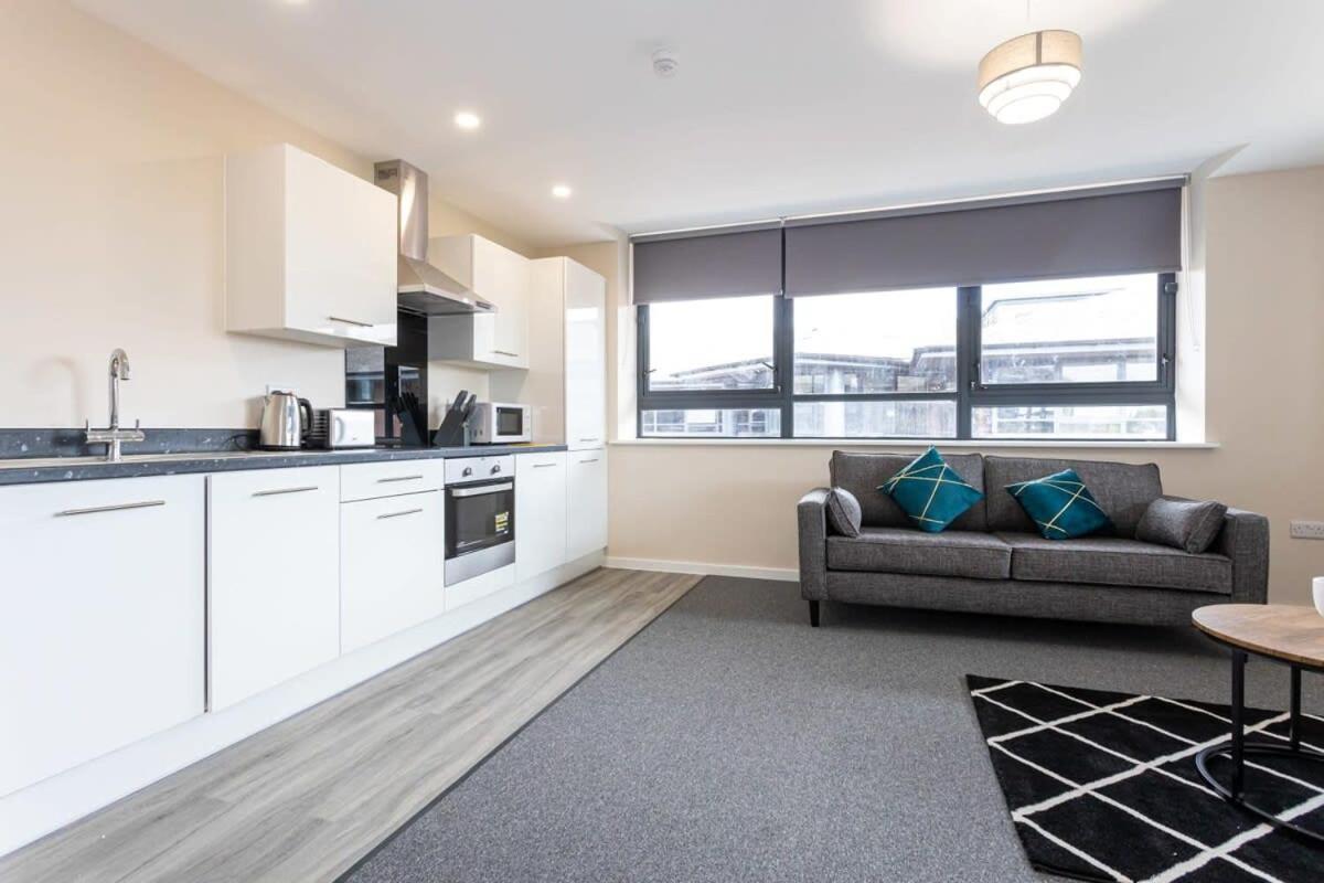 Contemporary 2 Bed Salford *