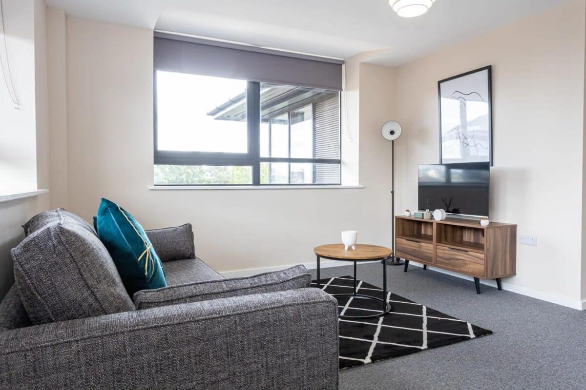 Contemporary 2 Bed Salford Manchester