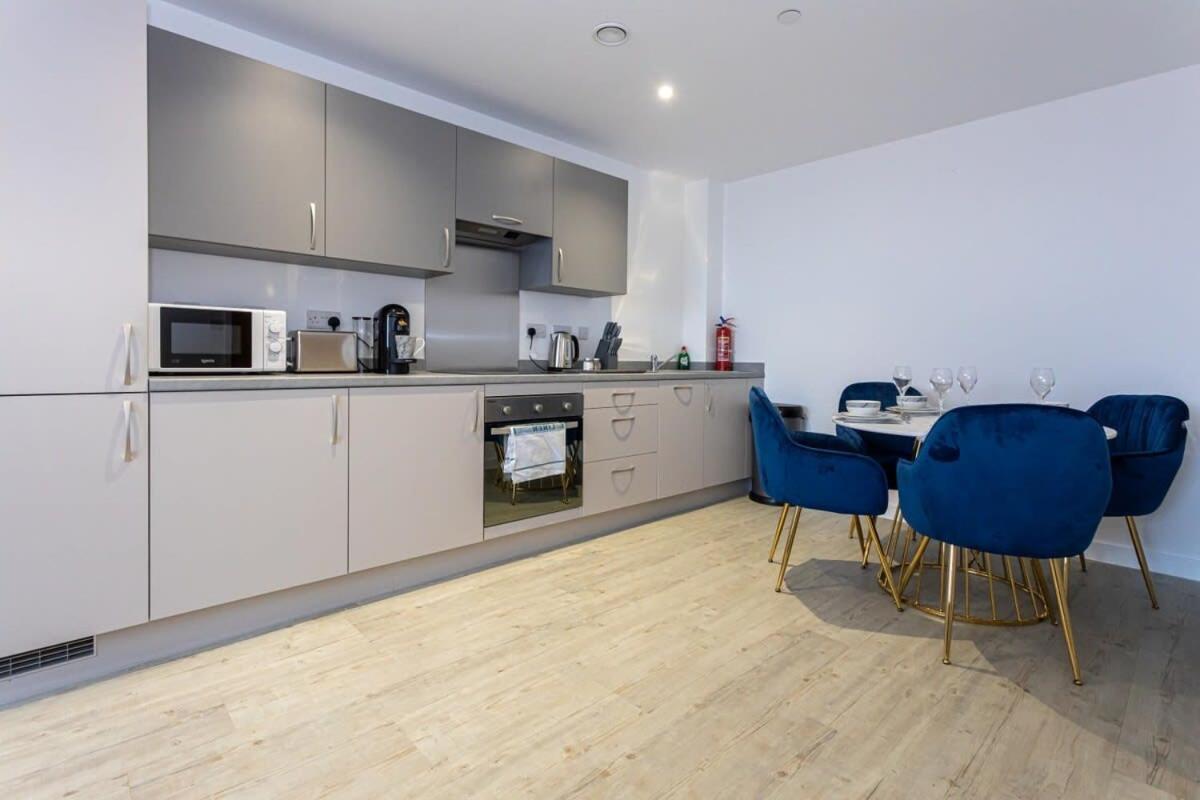 Modern 2 Bed Salford Stunning Views