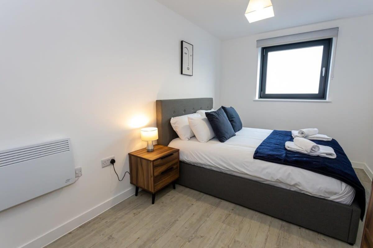Modern 2 Bed Salford Stunning Views Manchester