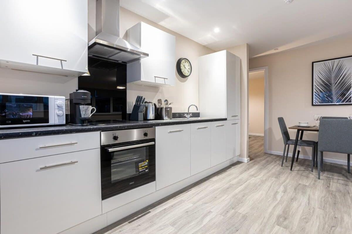 2 Bedroom Modern In Manchester
