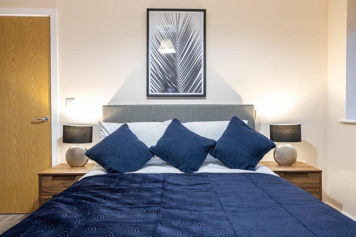 2 Bedroom Modern In * Manchester