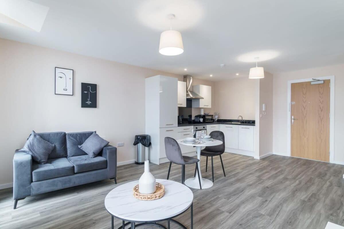 Modern 1 Bedroom - Sleeps 2