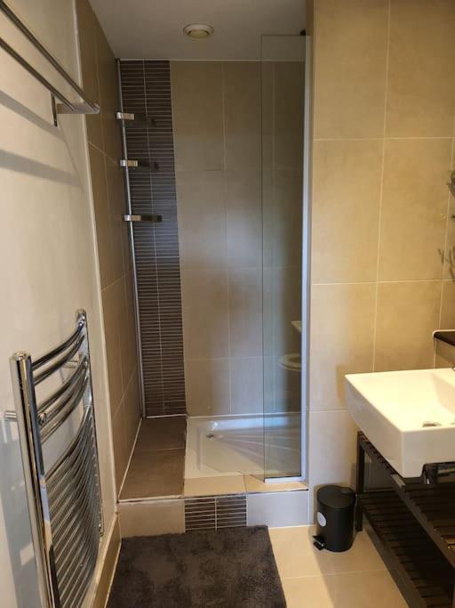 Apartment Delightful 2 Bedroom *