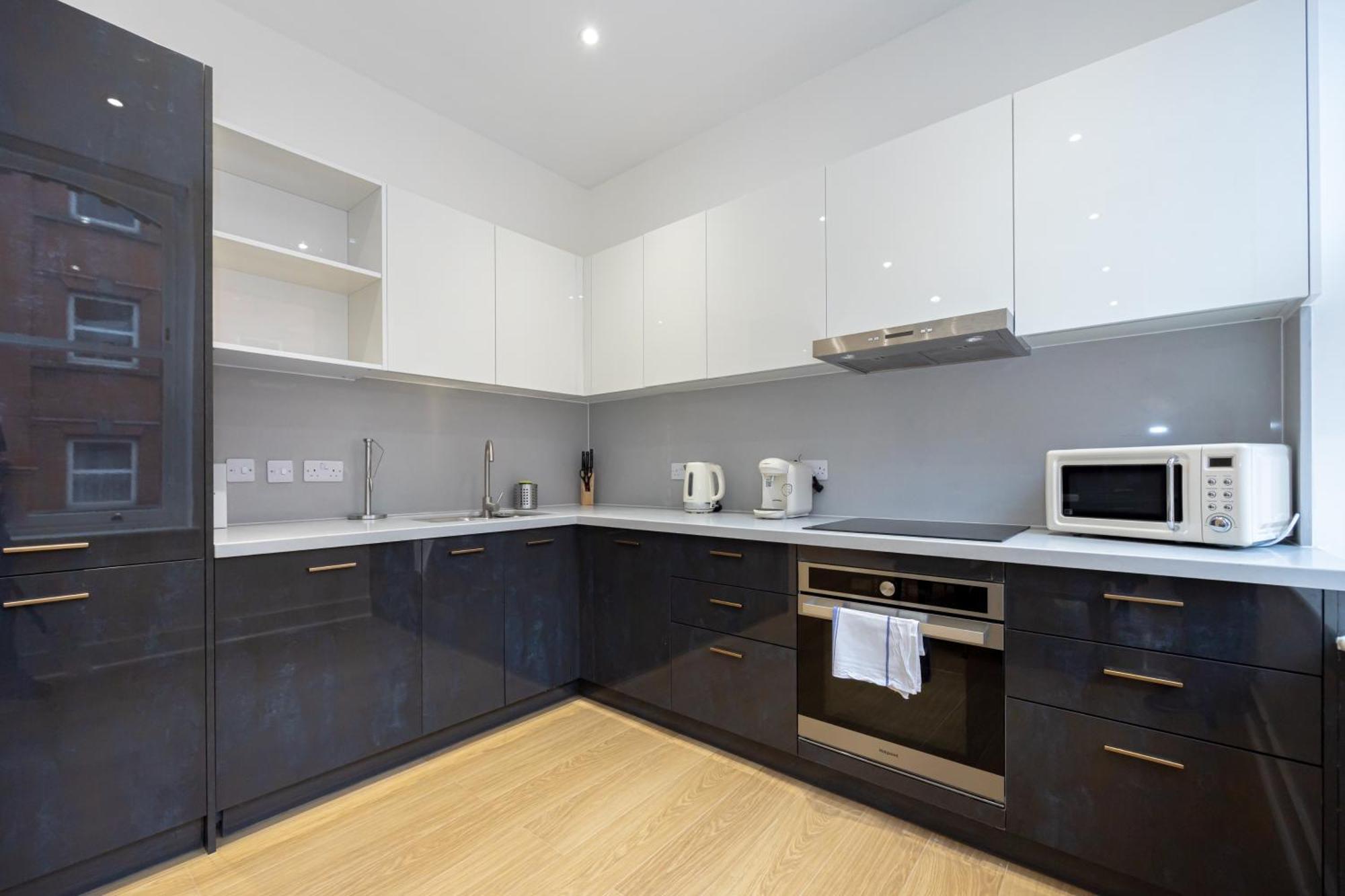 Superb 2bd In China Town
