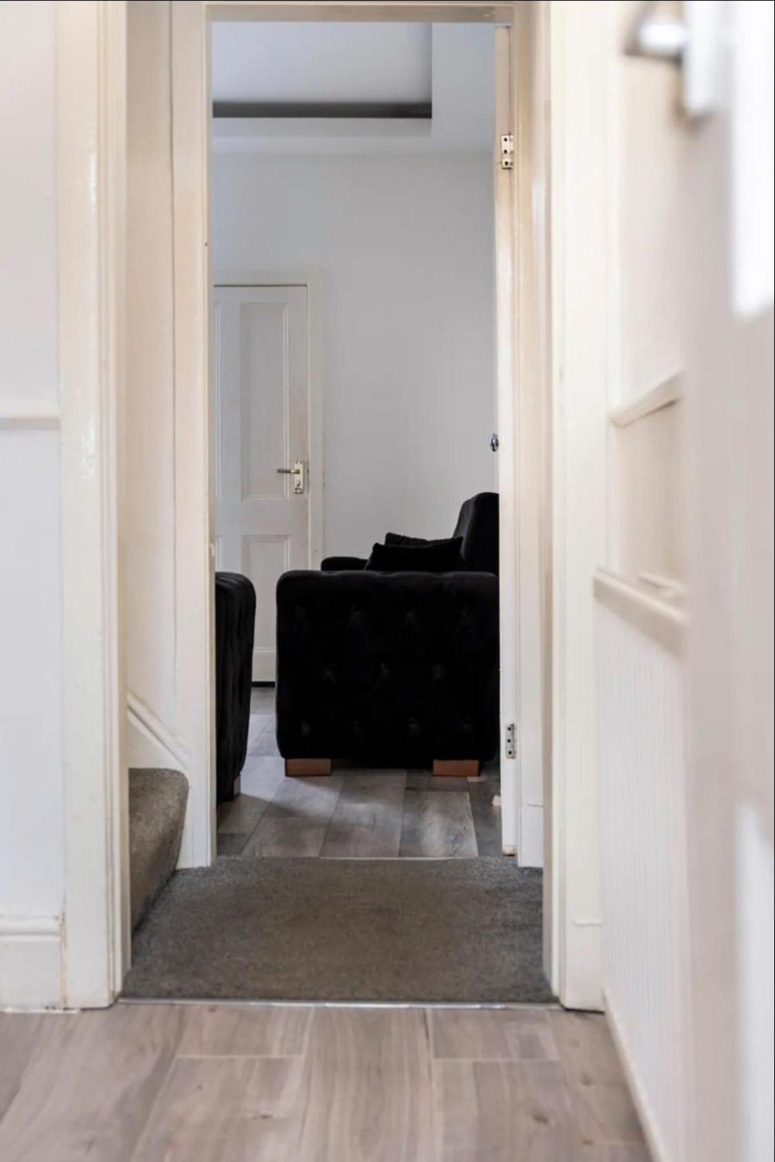 Appartement 3 Bedroom House With Modern Interior, Close To The Etihad Stadium