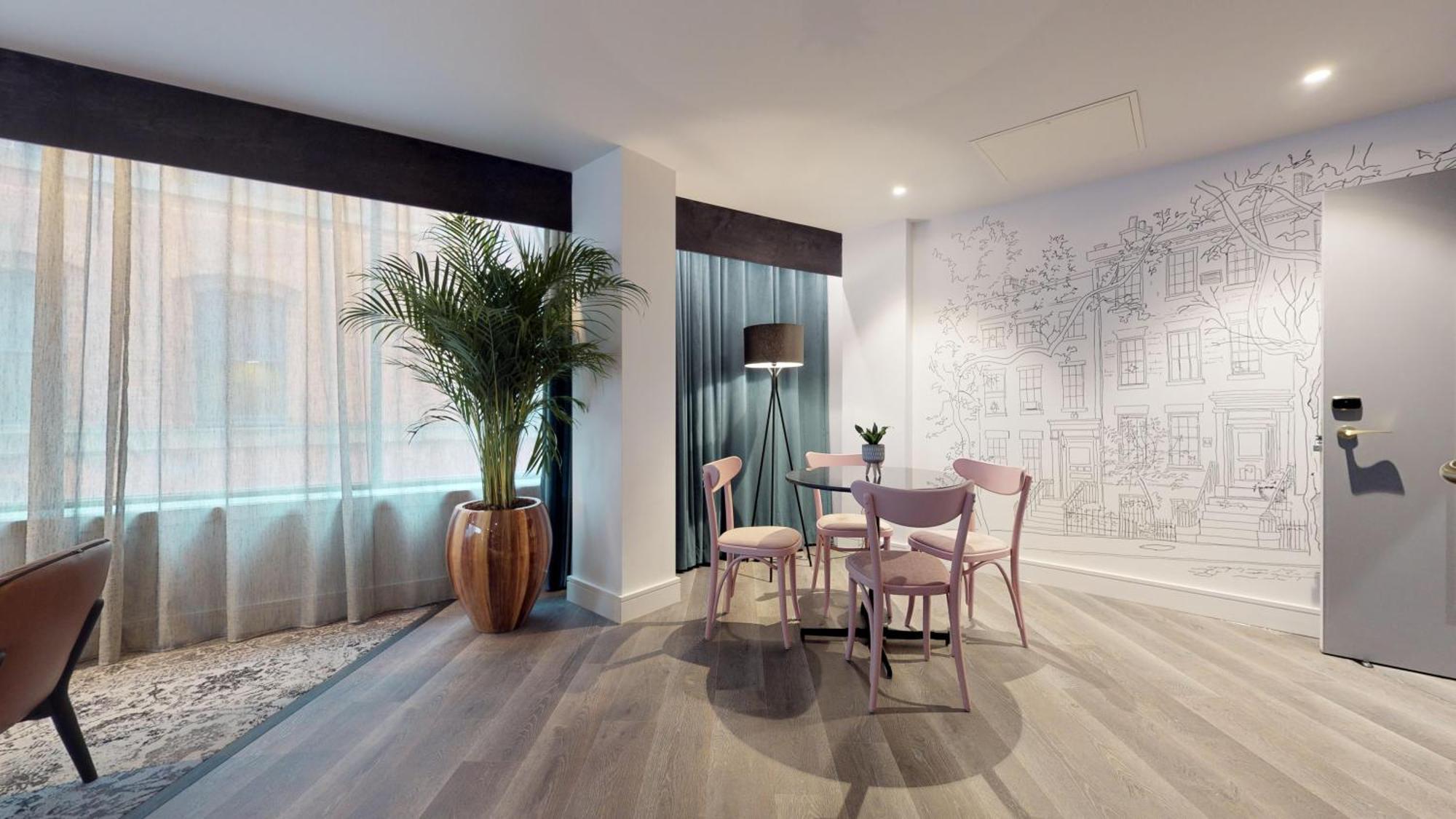 Voco - Centre By Ihg 4*