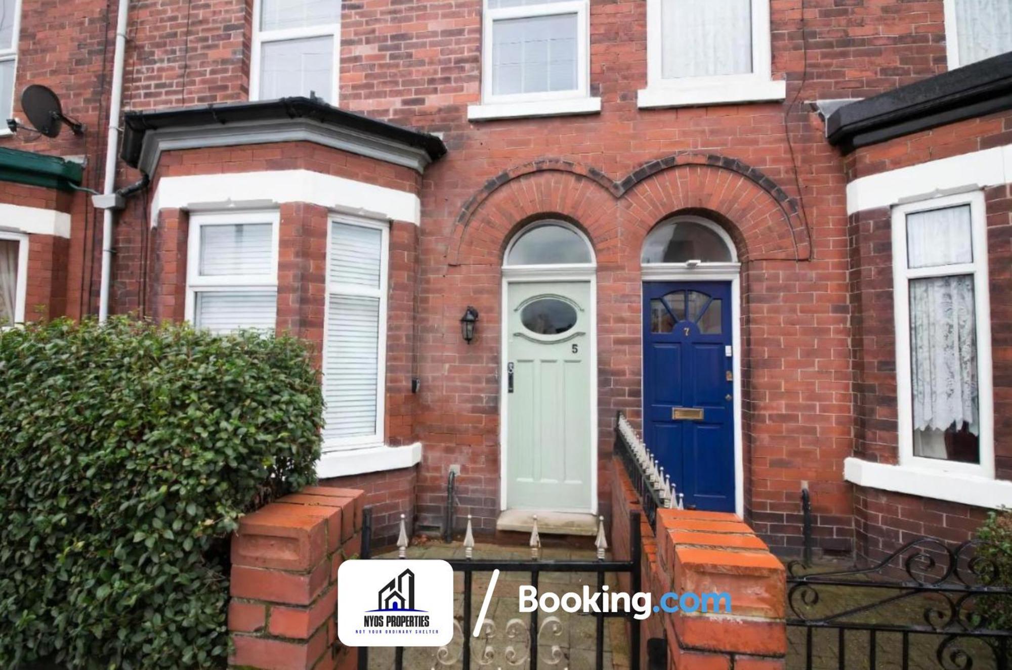 Apartment Modern Terrace: Serviced By Nyos Manchester