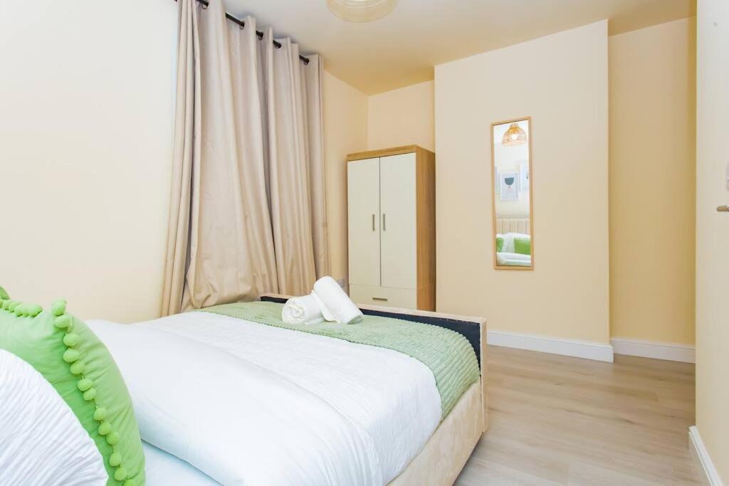 Belle Vue Holiday home Manchester