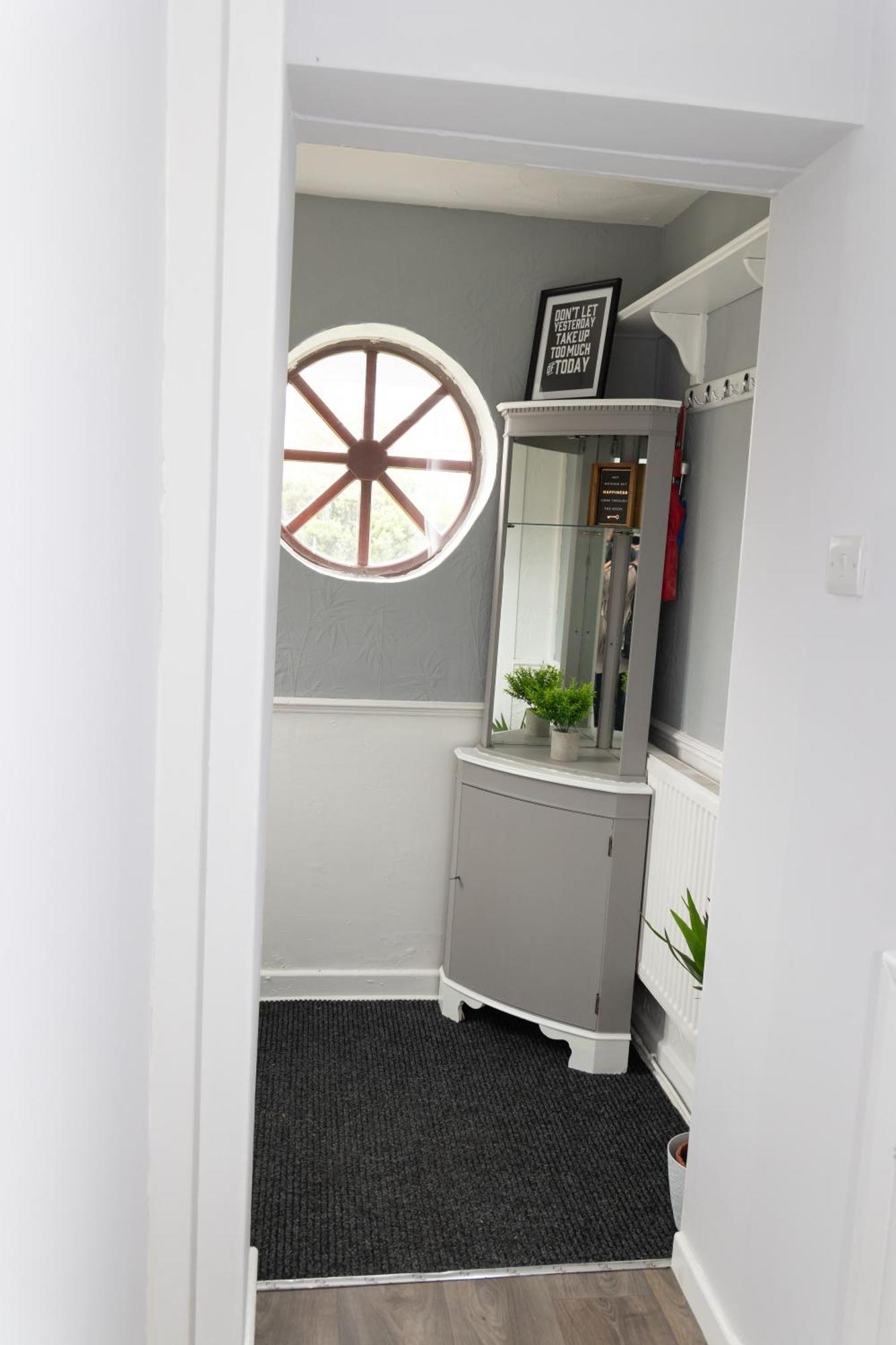 Carpe Diem - Stunning 4 Bed With Games Table
