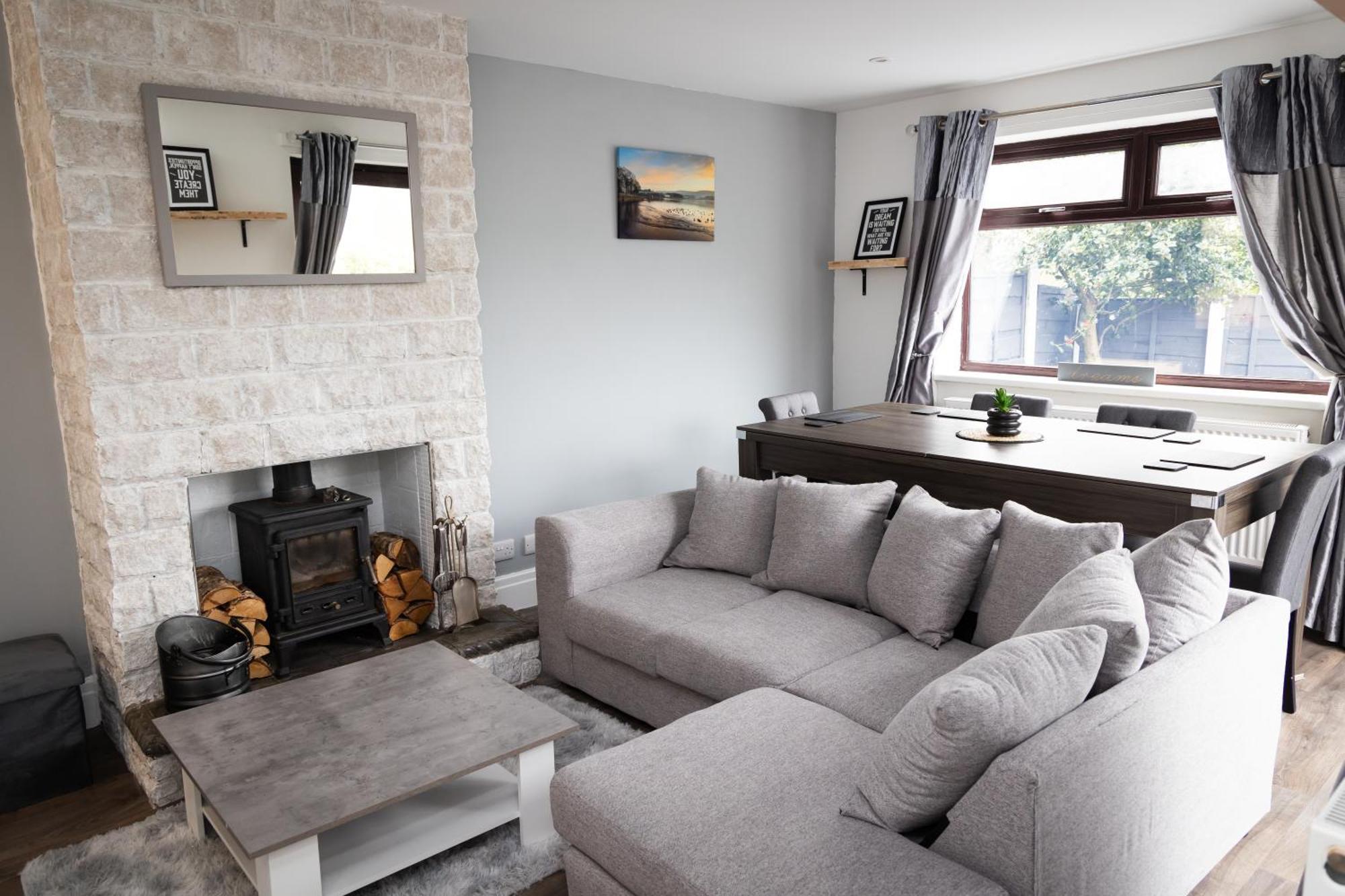 Vakantiehuis Carpe Diem - Stunning 4 Bed With Games Table *
