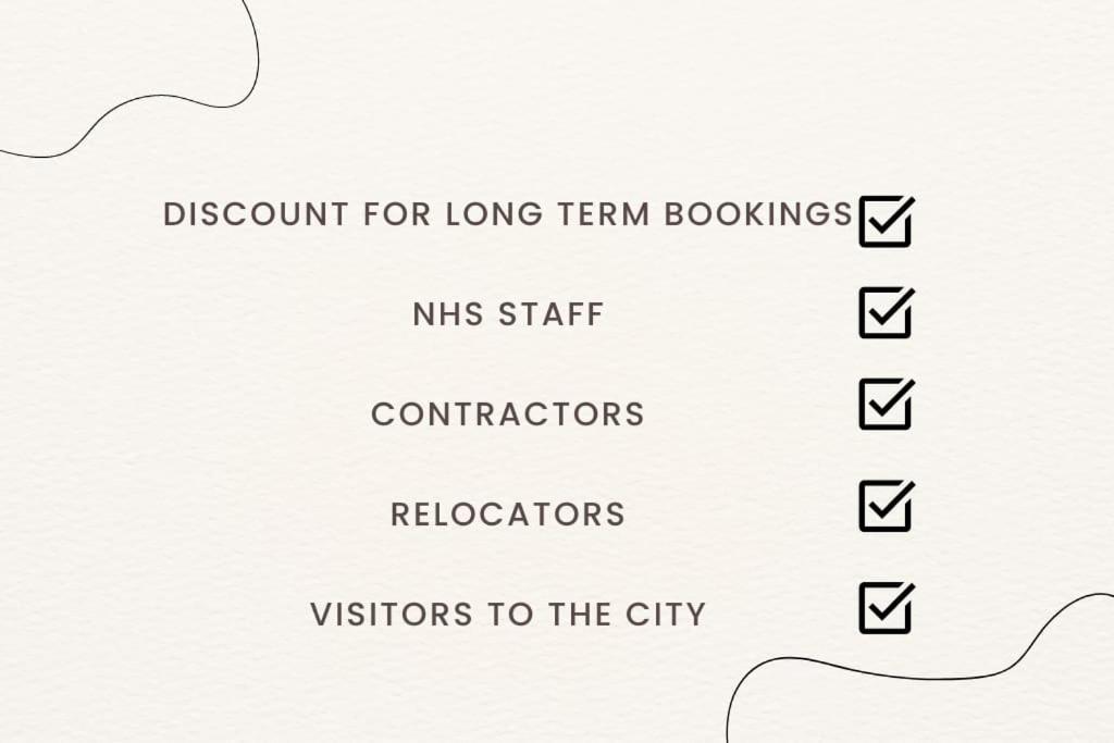 Spacious Stylish With Free Parking 10 Mins To Centre & Ao Arena Ideal For Groups & Long Holiday home