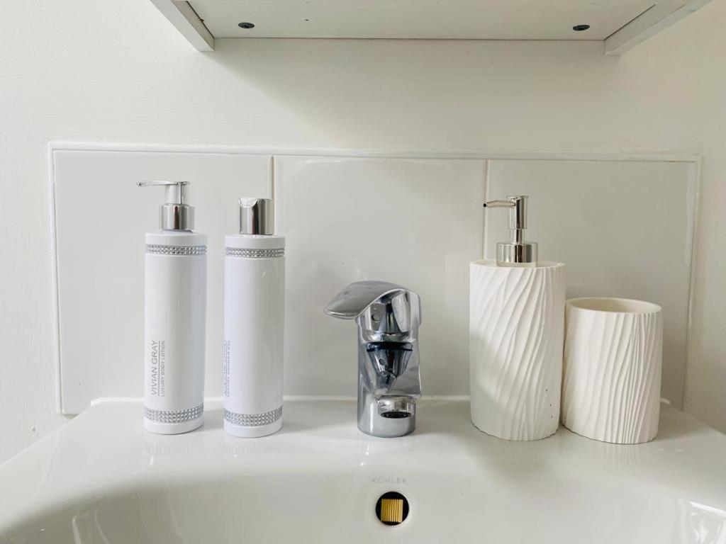 Homestay Modern, Stylish And Central