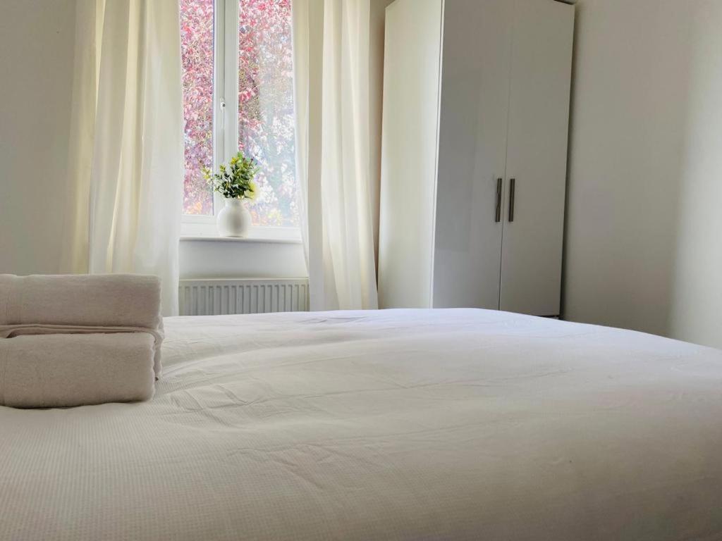 Modern, Stylish And Central Homestay