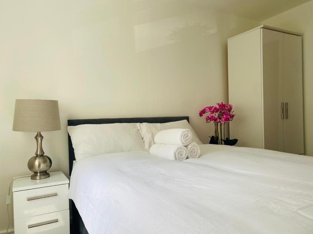 Modern, Stylish And Central Homestay *