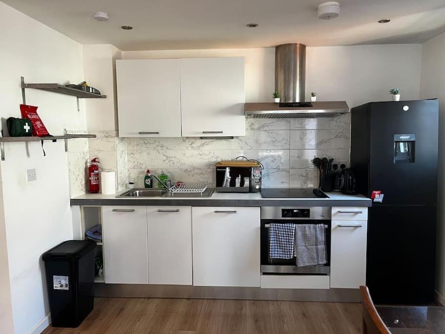 Stylish Centre With Large Balcony Apartment