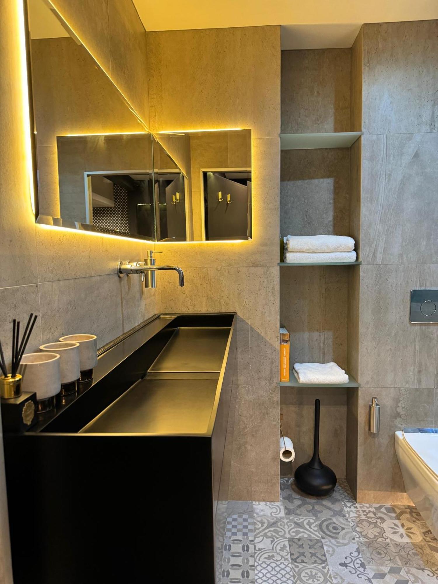 Luxury - Centre