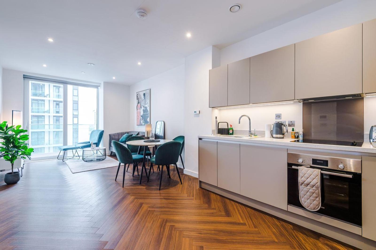 Media - Skyline View Apartment *