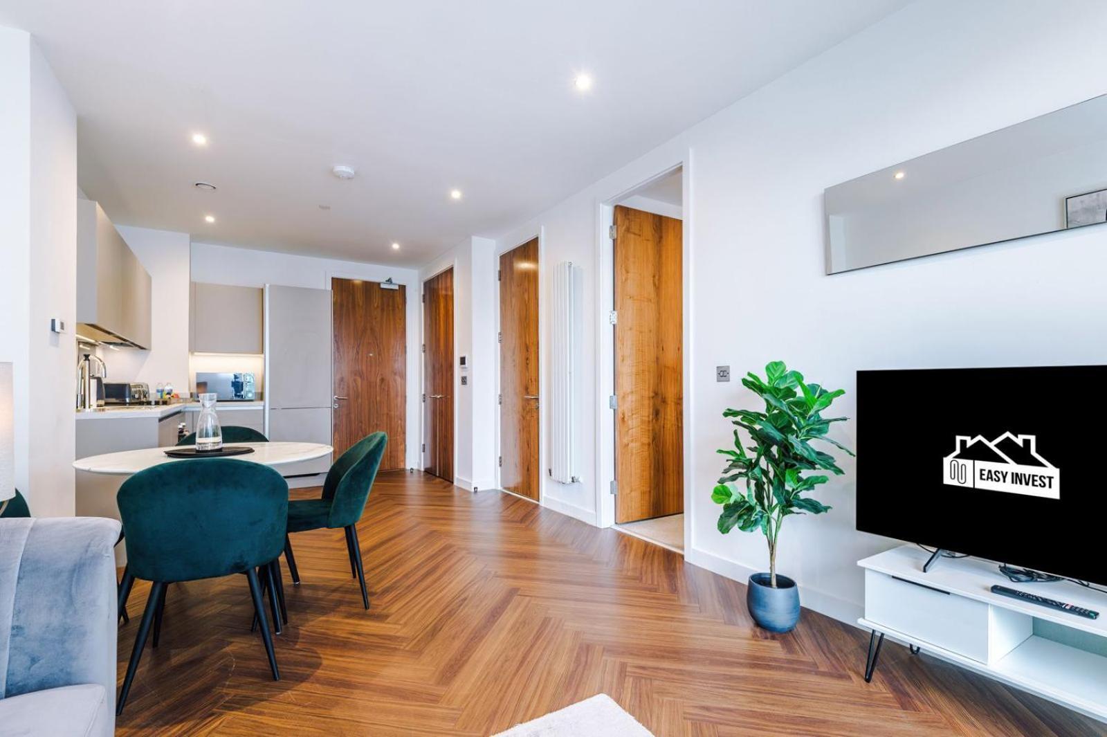 Media - Skyline View Apartment Manchester