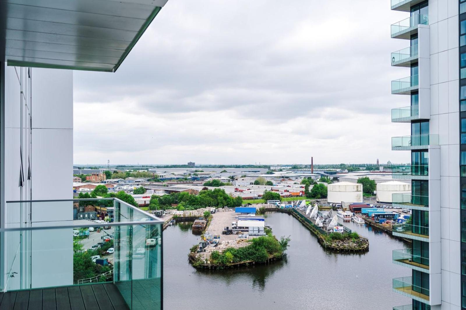 Media - Skyline View Apartment *