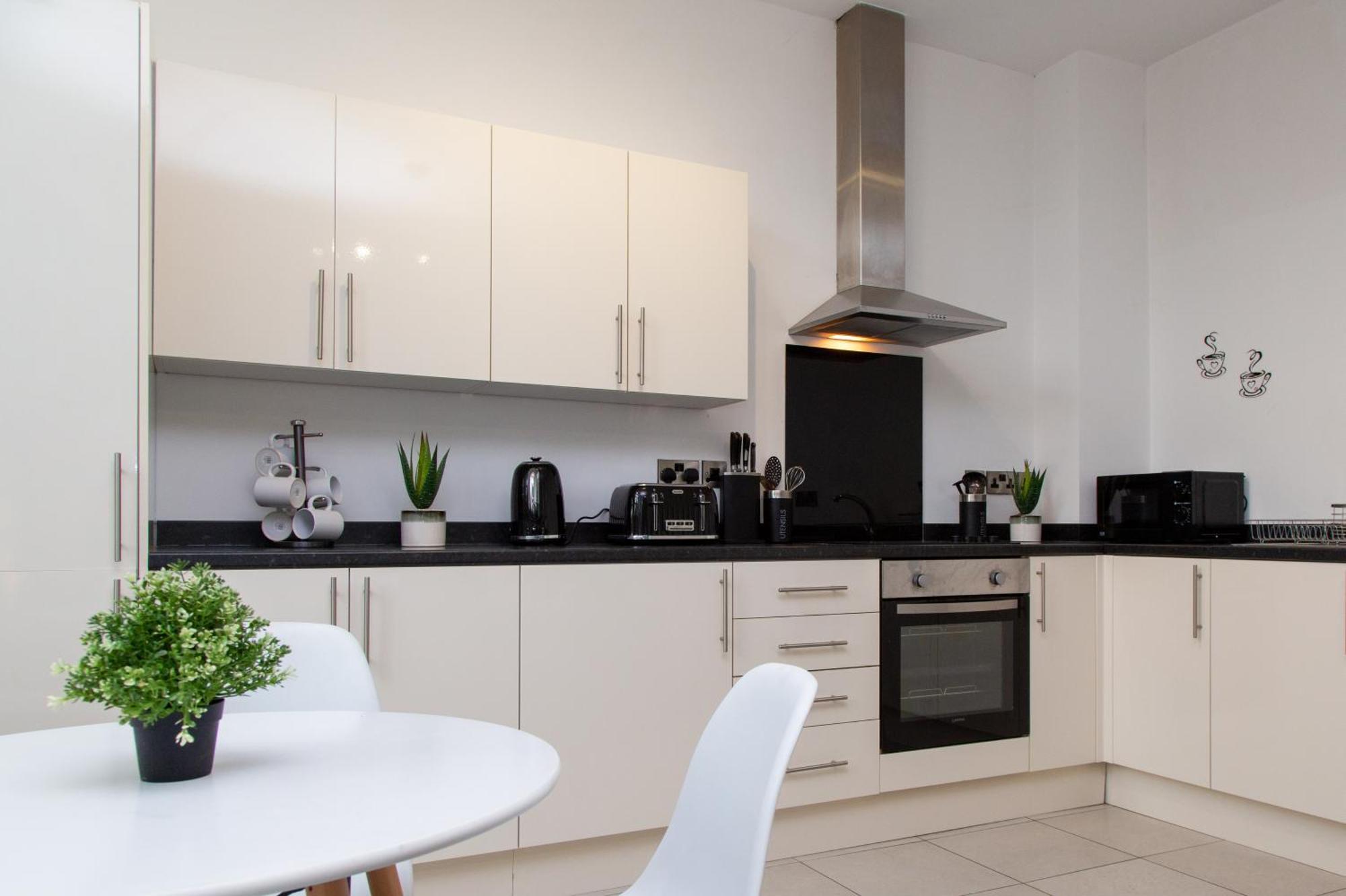 2bd Cozy Retreat With Parking Apartment *