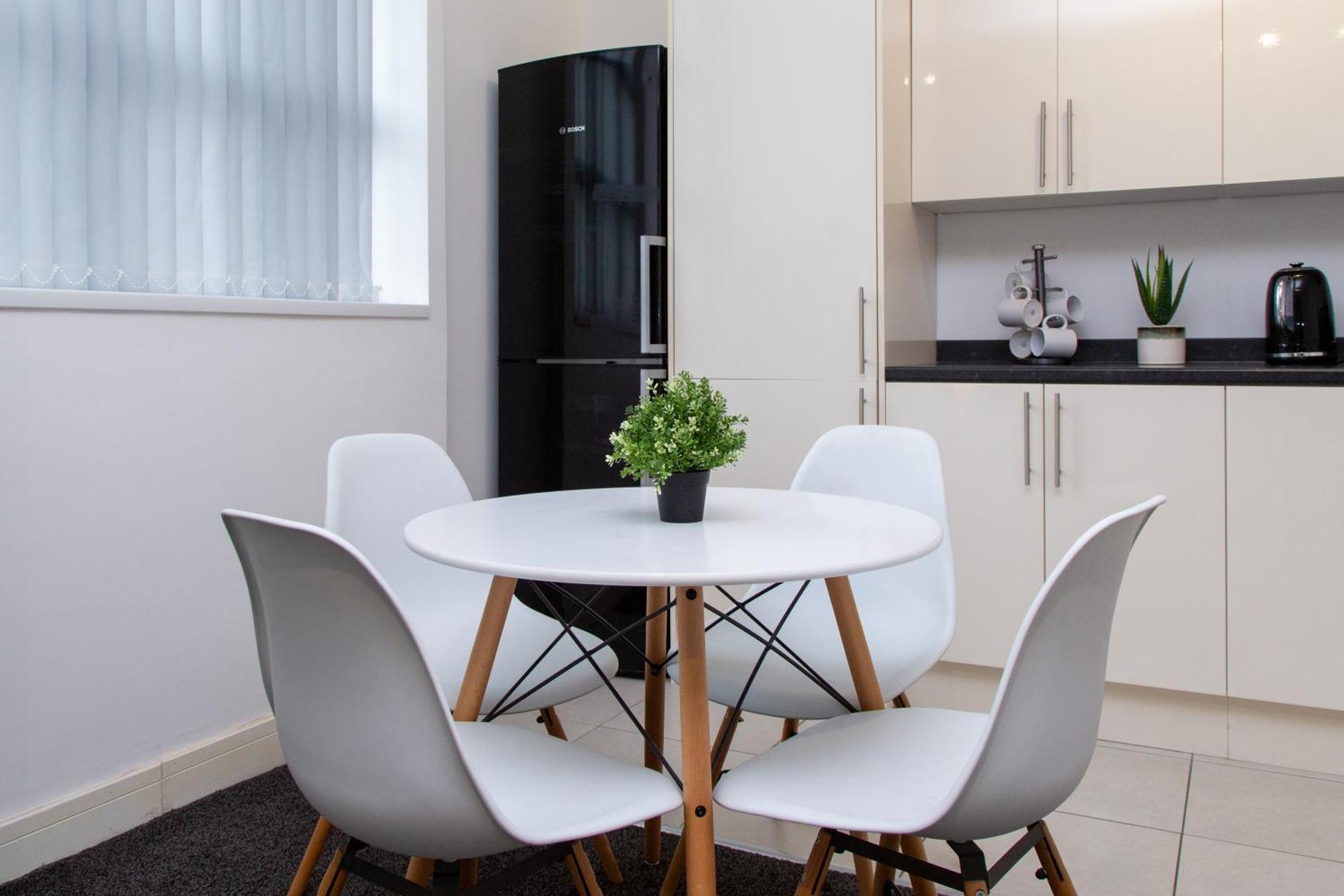Apartment 2bd Cozy Retreat With Parking